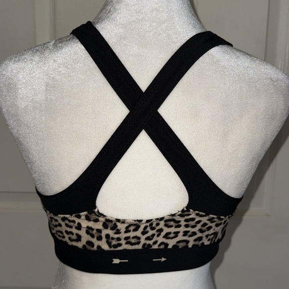 The Upside Leo Printed Sports Bra - Picture 6 of 8